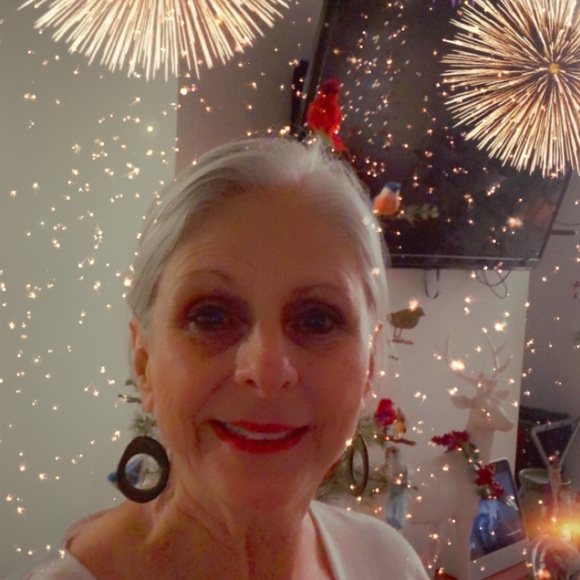 Meet your Posher, Jeanne - Picture 1 of 1